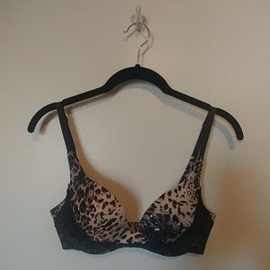 Victoria's Secret Incredible Push Up Bra. Sz 32C